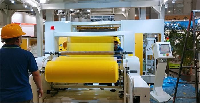 S紡粘無(wú)紡布生產(chǎn)線(xiàn)